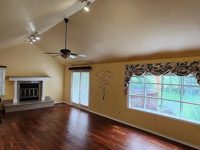 6108 Williams Rd — Photo 6