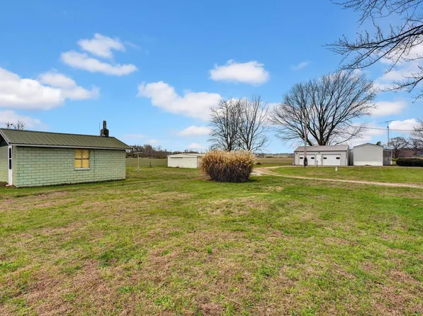 13817 E Snyder Rd, Bicknell, IN 47512