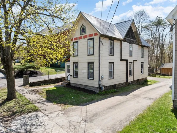 52 Front St, Norwich, NY 13815