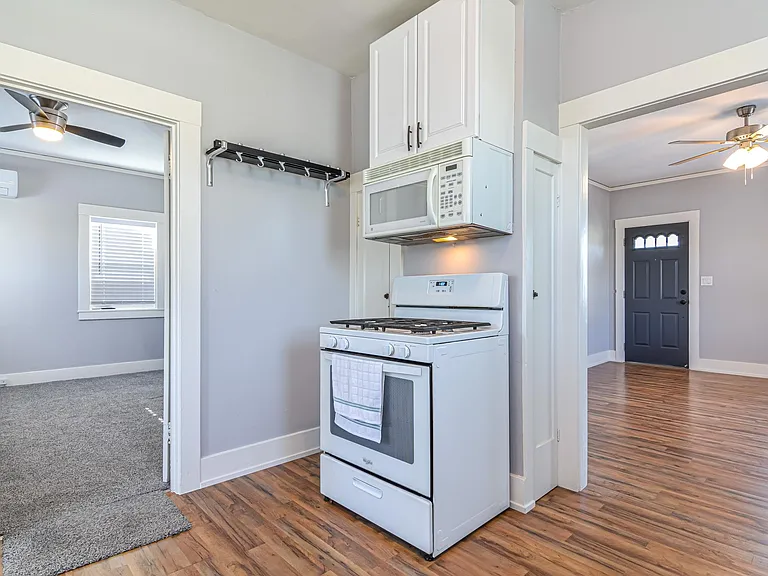 364 N M St — Photo 17