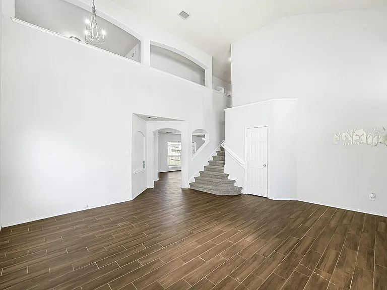 307 Gateship Dr — Photo 4