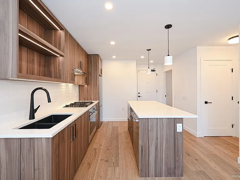 6859 Cambie St #2XX — Photo 3