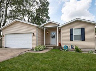 607 E 16th St, Mishawaka, IN 46544