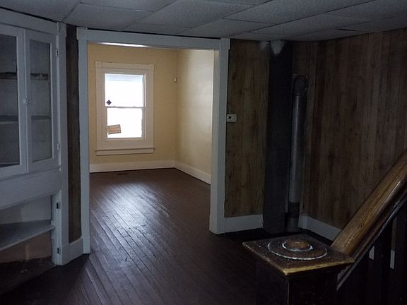 4th image of 953 King Ave