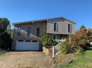 215 Lincoln Hall Rd, Elizabeth, PA 15037