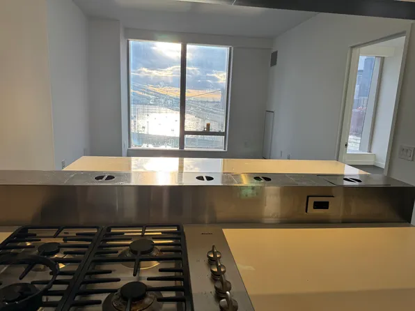 252 South Street image 3 of 15