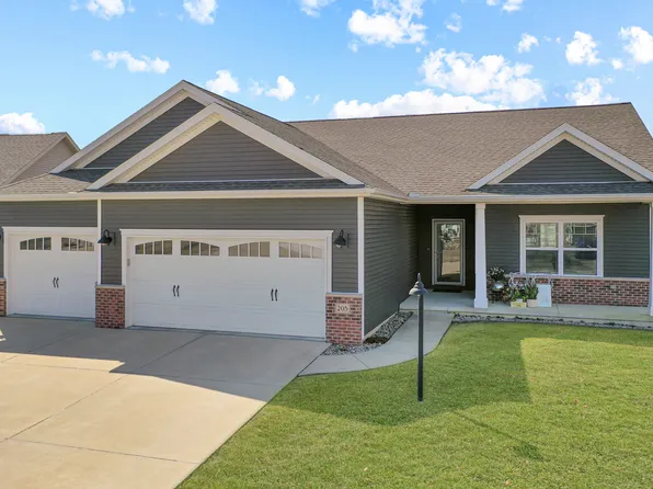 205 Potomac Ave, Savoy, IL 61874