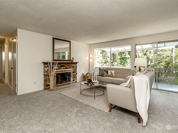 5th image of 440 Mt Hood Drive SW