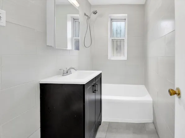 2630 Kingsbridge Terrace image 13 of 27