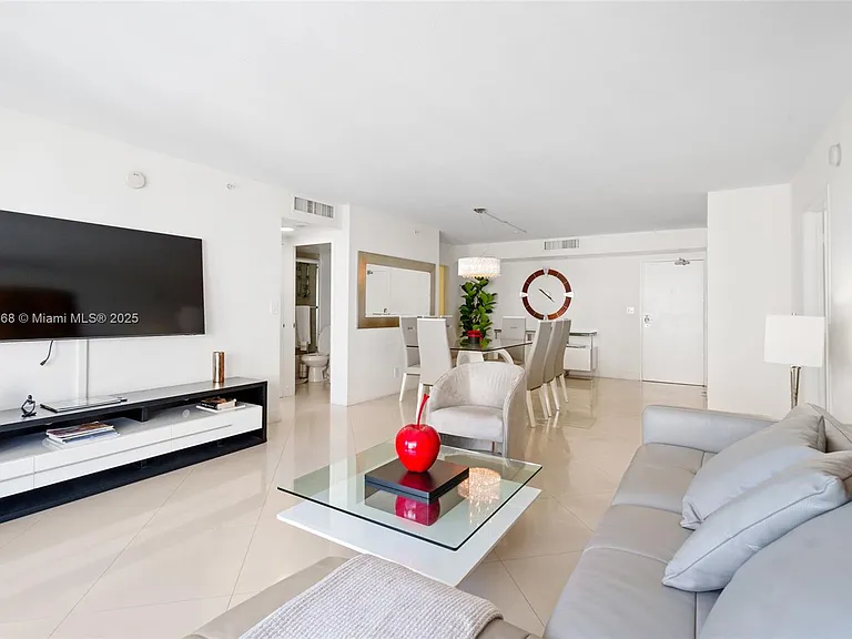 9195 Collins Ave #1103 — Photo 5