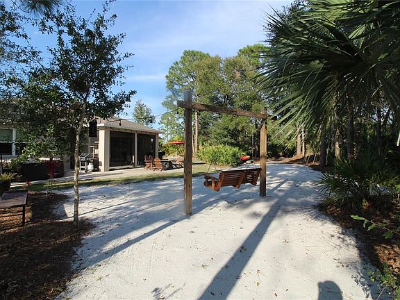 3rd image of 10217 Oak Hammock Dr