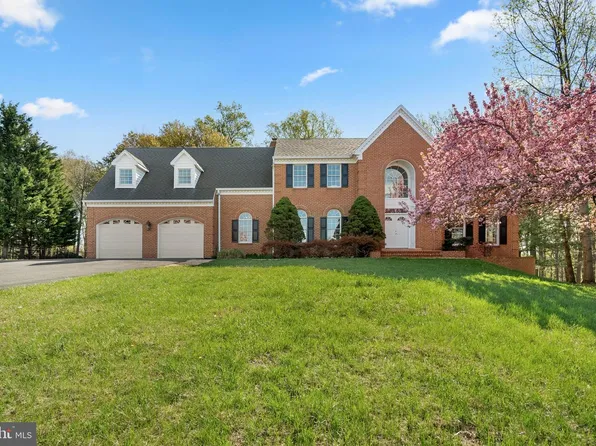 18117 Hayloft Dr, Derwood, MD 20855