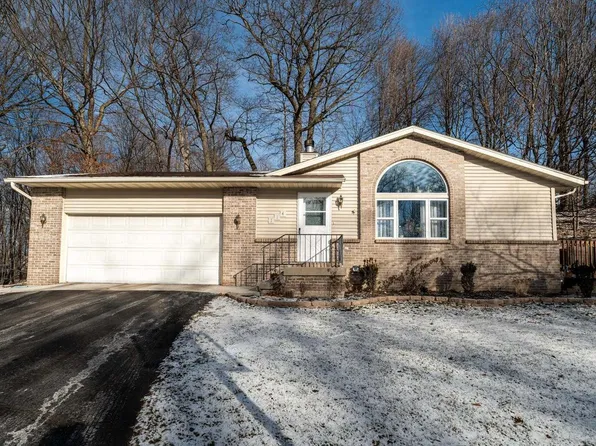 114 Manor COURT, Slinger, WI 53086