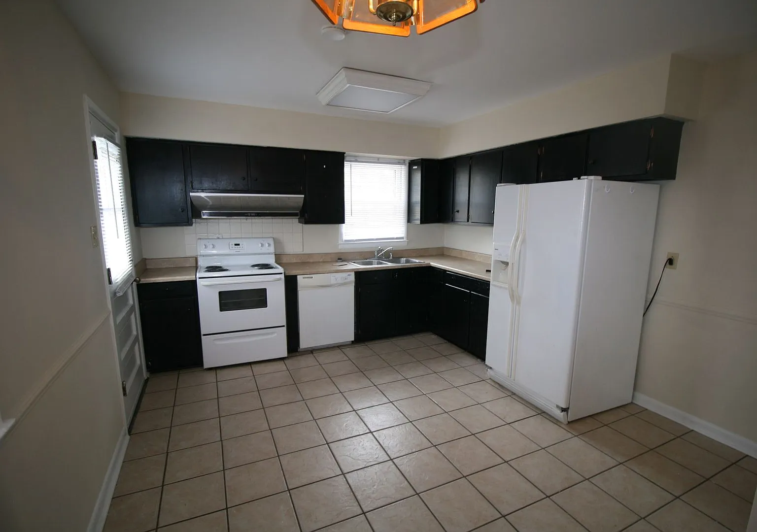 Stonybrook home with Full Basement and large backyard 20260817 — Photo 4