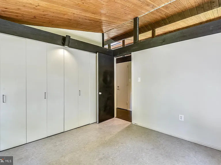 400 W Windsor Ave — Photo 35
