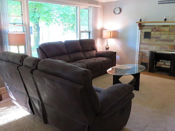 2nd image of 208 Cherrywood Dr