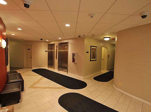 3rd image of 840 Wellington Ave Unit 111