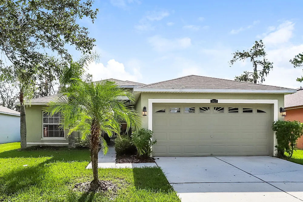 4 bed, 2.0 bath, 1574 sqft, $3,300 — Photo 1