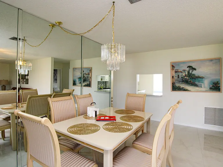 239 Palm Dr #2 — Photo 12