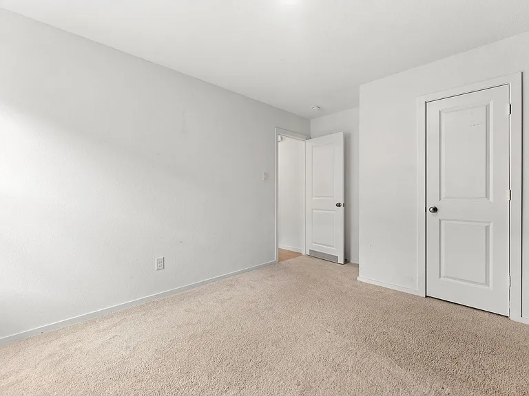 3005 Majestic Sunrise Dr — Photo 17