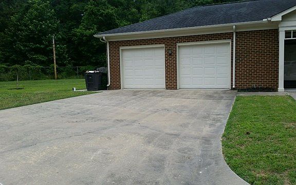 4th image of 601 Laurel Woods Dr