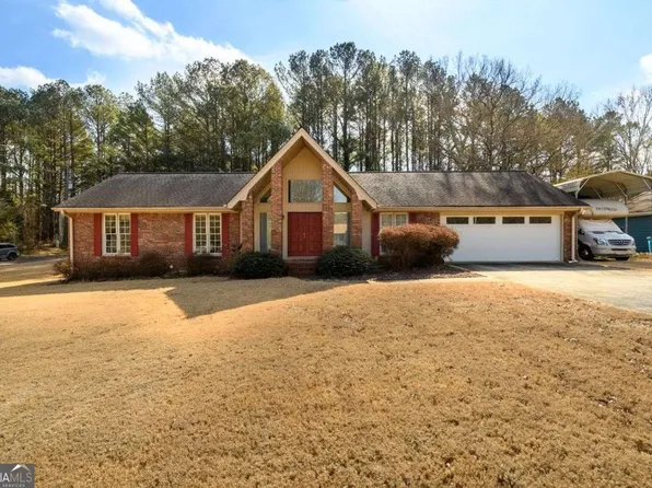 4304 Riverside Dr, Lilburn, GA 30047