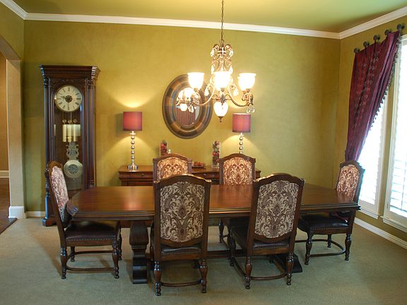 3rd image of 2739 Berkley Ln
