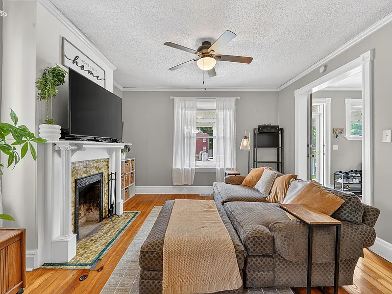 3121 Campbell St — Photo 5