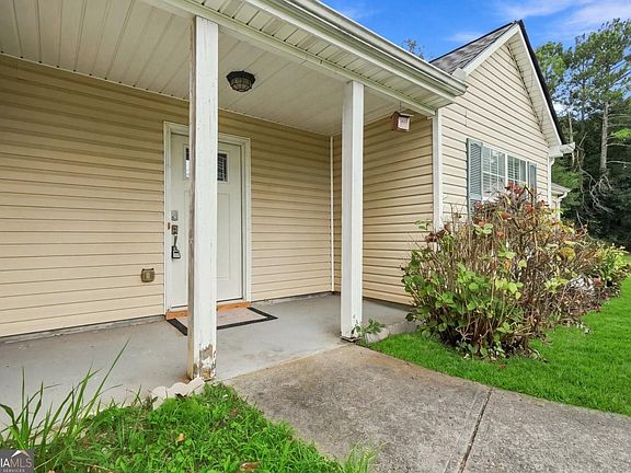 4th image of 1105 Poplar Ln