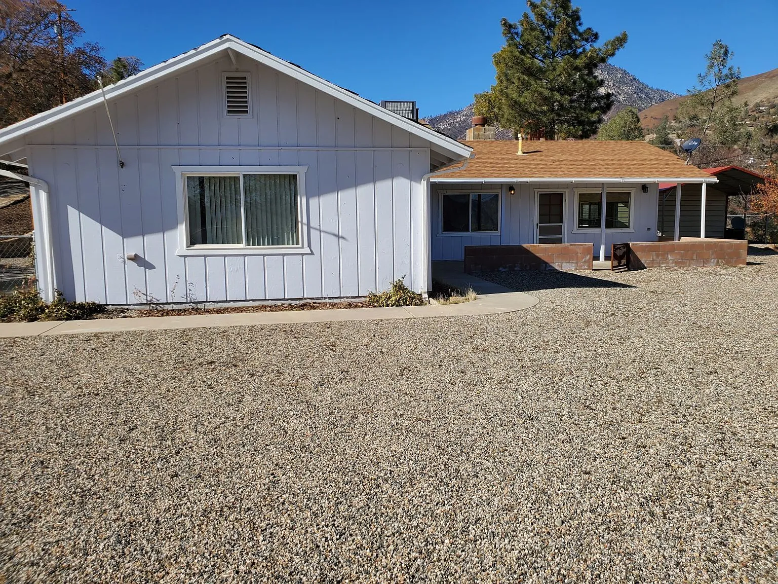 387 Mountain Shadow Rd photo 1