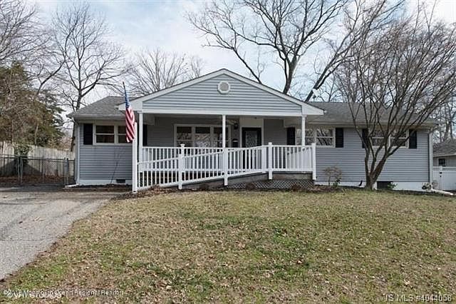 1st image of 113 Curtis Pl