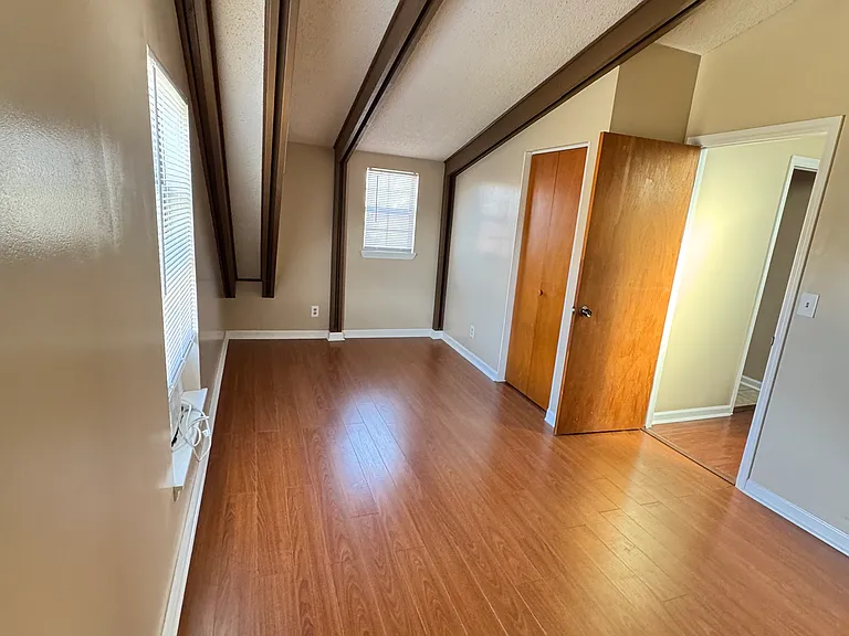 1120 Garfield St — Photo 5