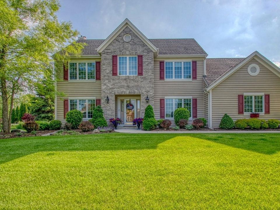 1st image of 905 River Reserve Dr