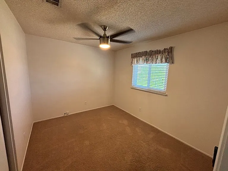 2150 W Hamilton Ave — Photo 15