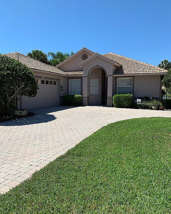 1st image of 411 Oak Heritage Dr