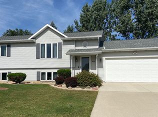 4144 Ray St, Manitowoc, WI 54220