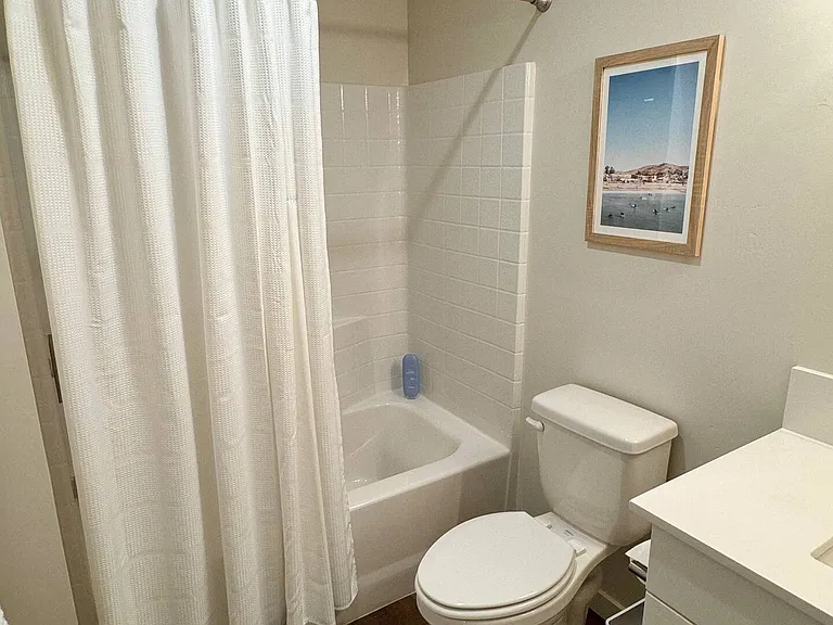 2355 Victoria Ave #202 — Photo 9