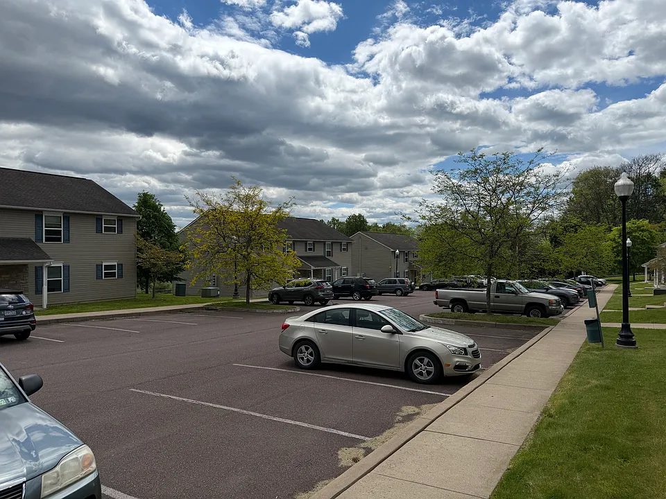 Greystone Courts