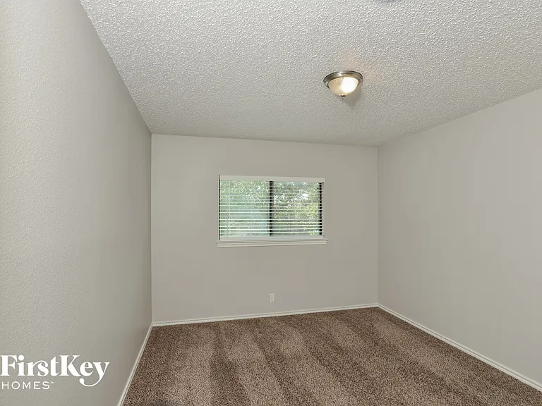 13391 Greenstone — Photo 12