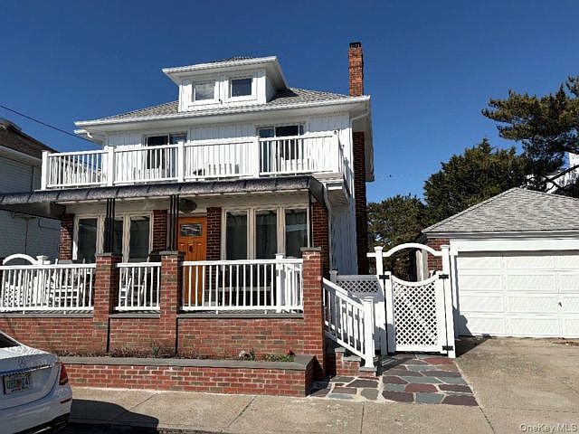 1st image of 11 Delaware Ave