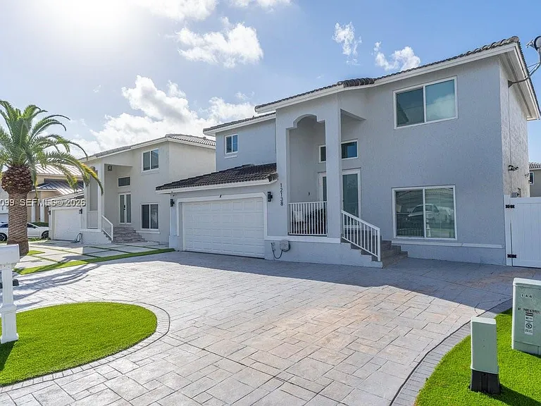 12138 SW 250th Ter — Photo 2