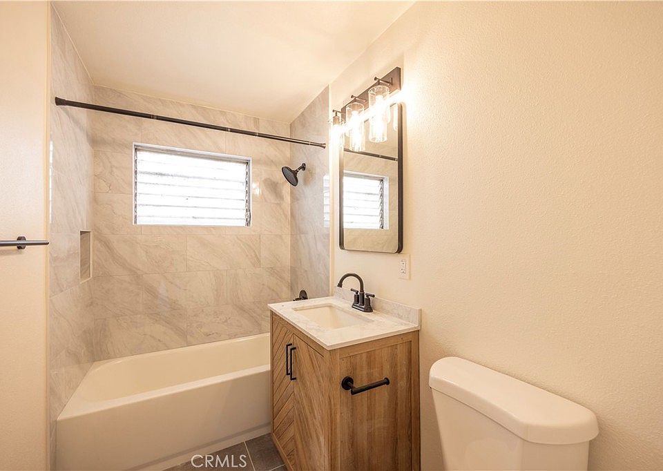 2nd image of 115 N Walnuthaven Dr #3