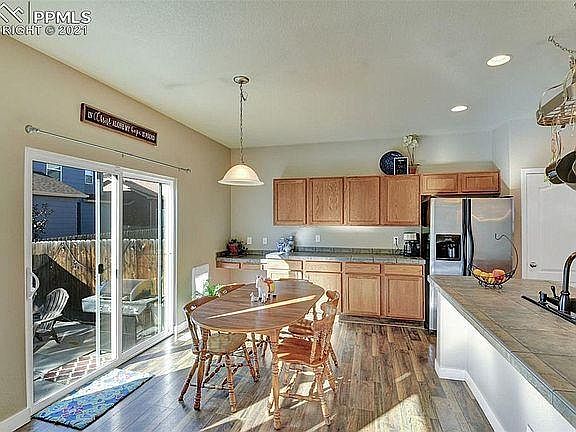 3rd image of 6764 Abbeywood Dr