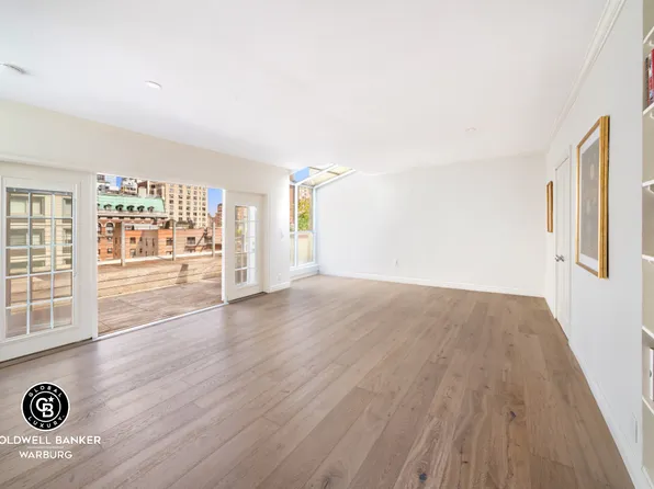 212 East 70th Street image 5 of 10