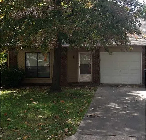 501 SW 11th St #A — Photo 2