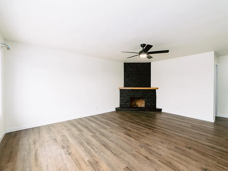 106 James Dr — Photo 9