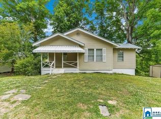 346 12th Ave NE, Graysville, AL 35073