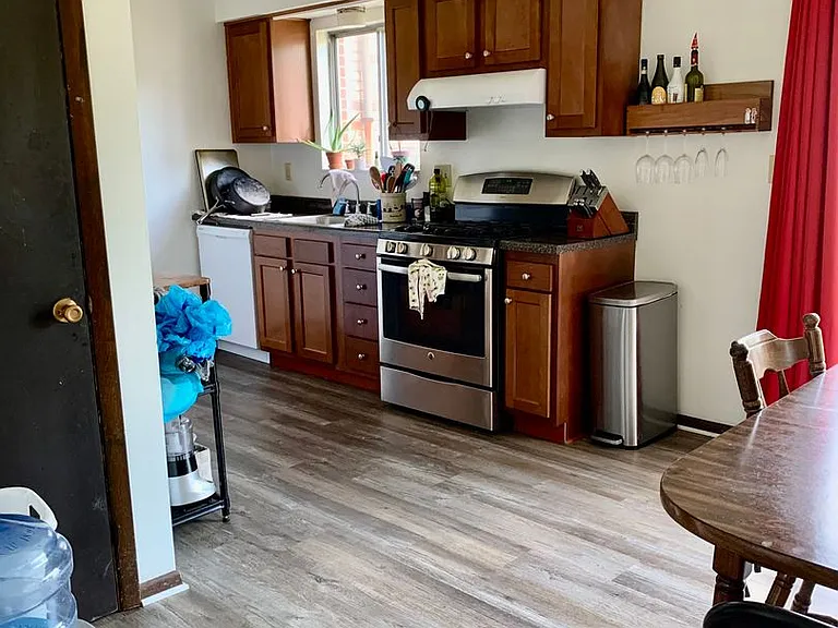 427 Manor Rd — Photo 3