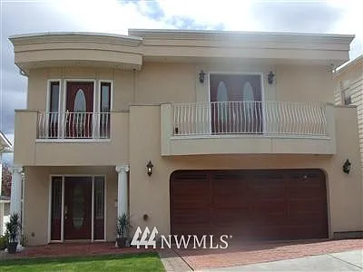 2711 N Henry Road photo 1