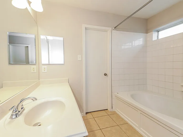 2026 Gardenia Dr — Photo 11